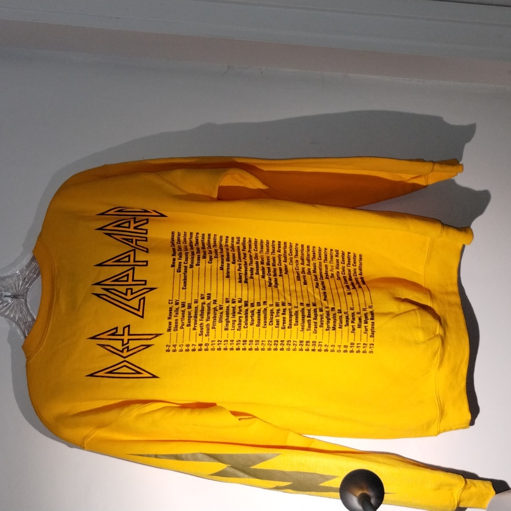 Def Leppard '81 USA Tour Date Sweatshirt S Orange Reproduction nwot - Picture 4 of 7
